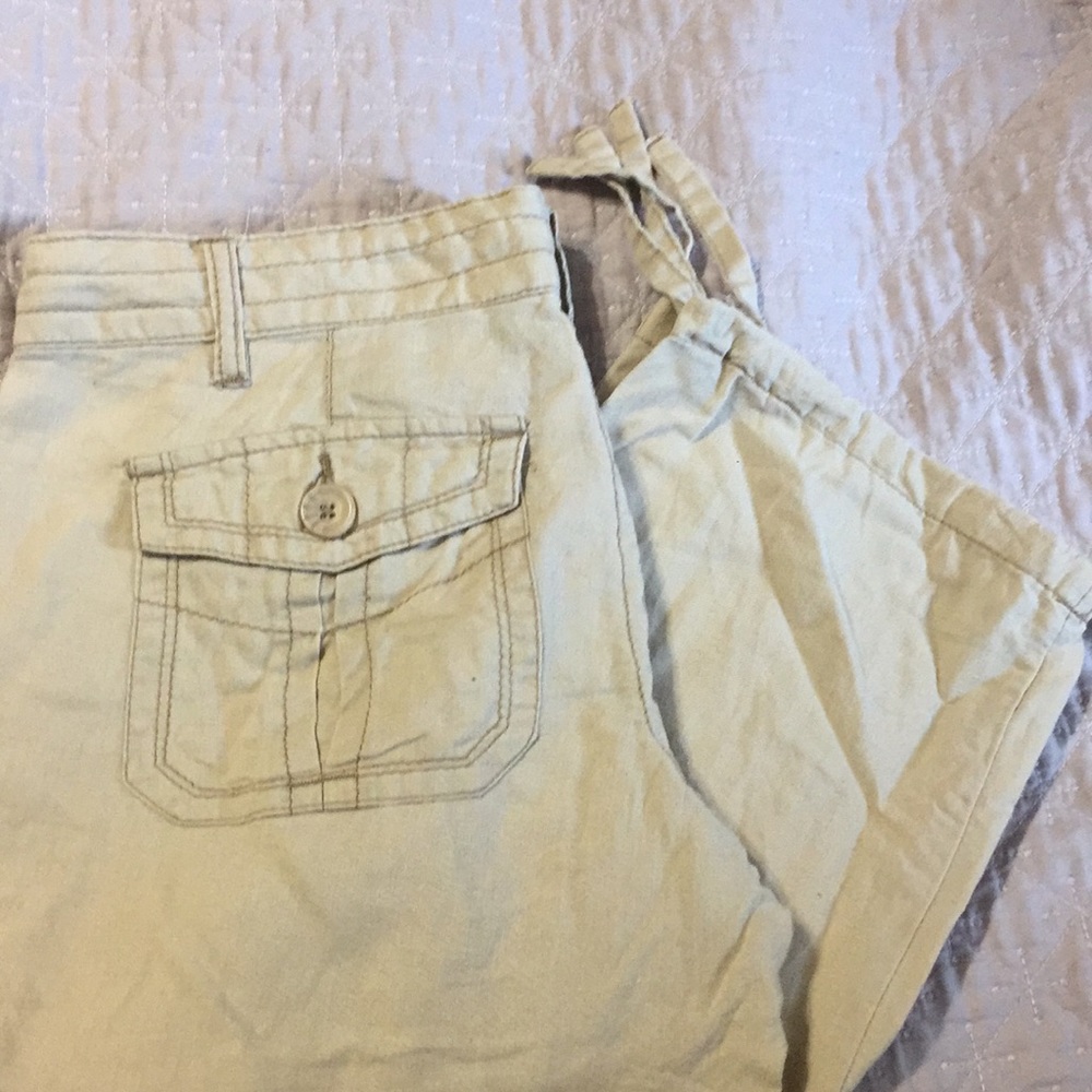 Khaki capris